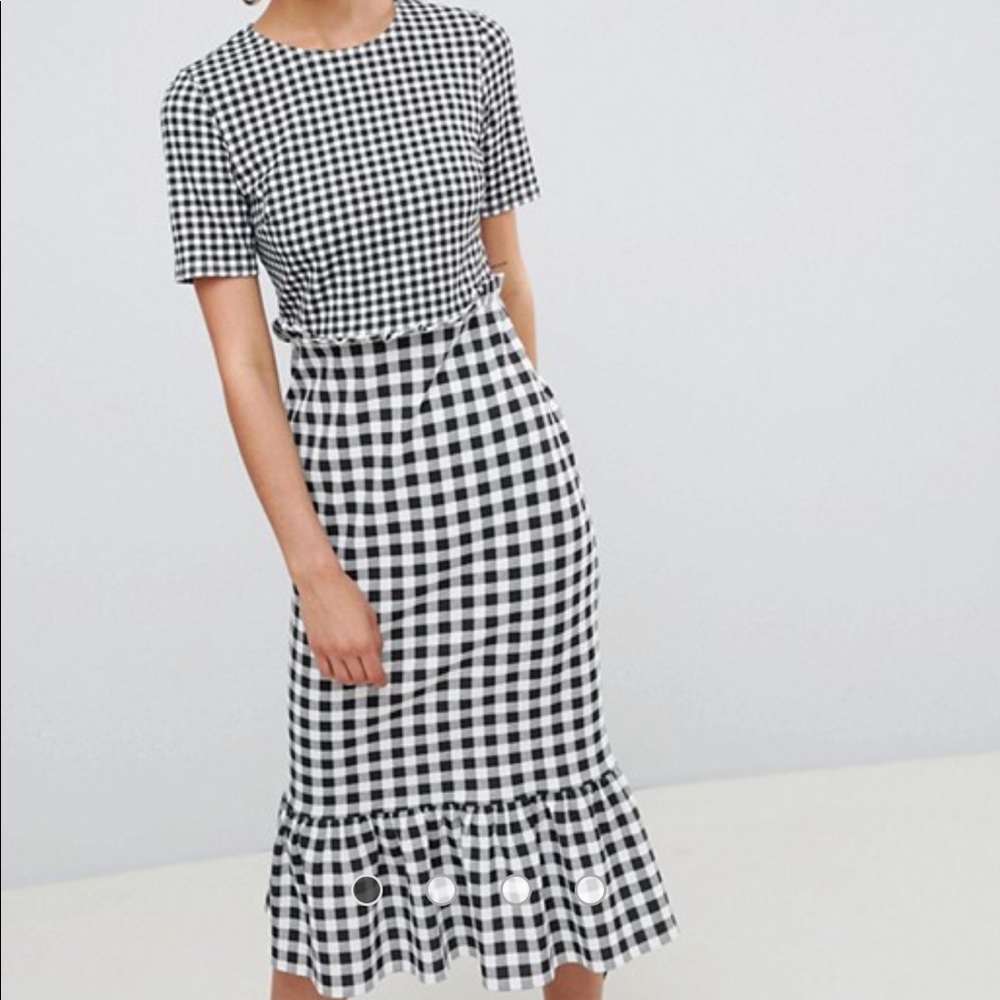 Black and white midi dress checkered/plaid look